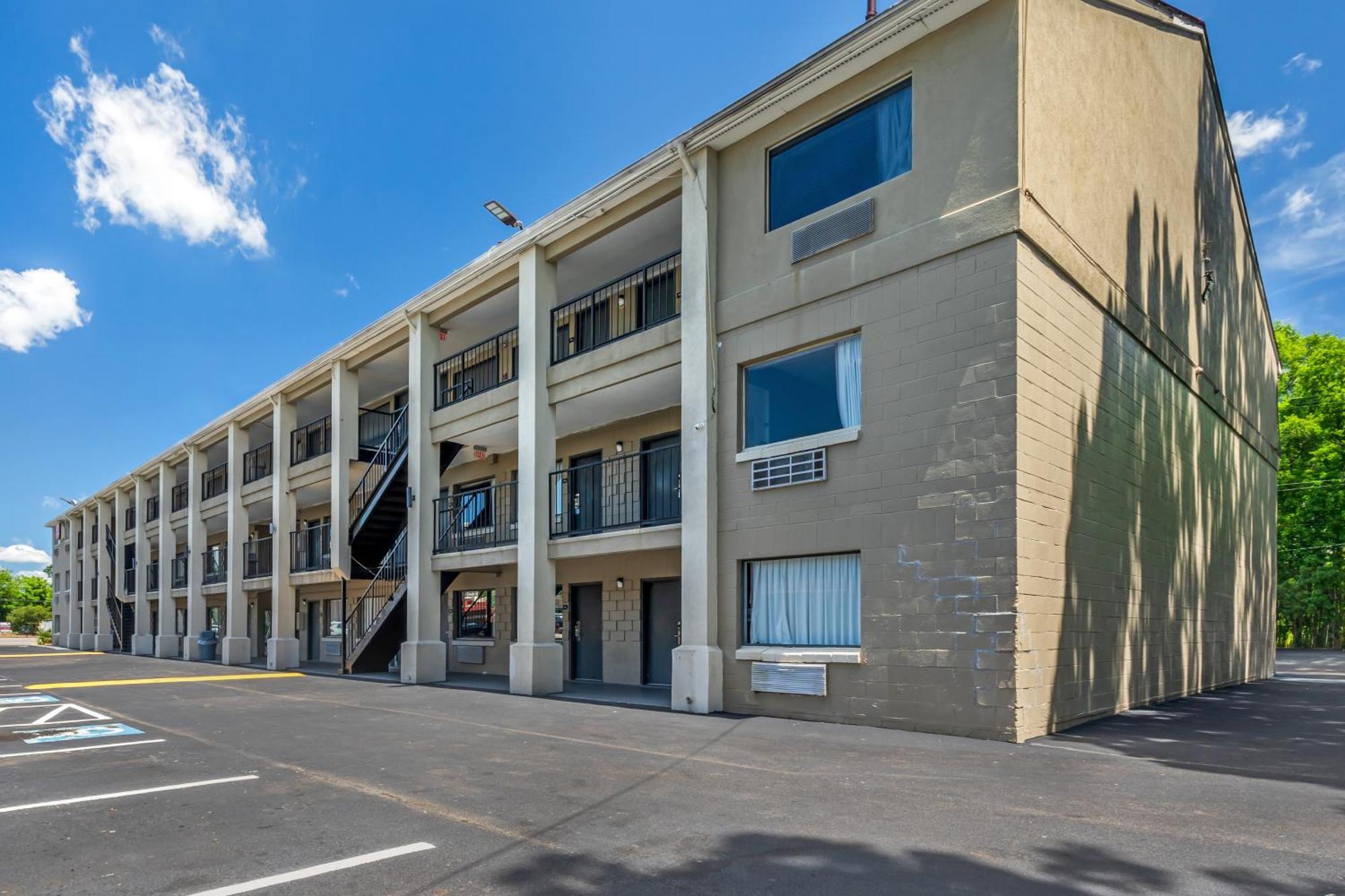 Econo Lodge Inn&Suites I-64&US 13 Virginia Beach Exterior foto